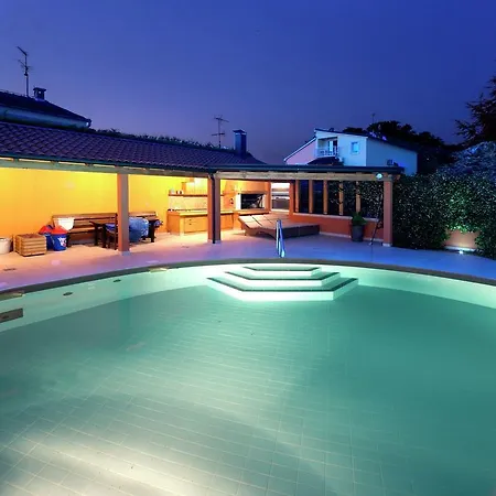 Lejlighed Modern Seaside In With Swimming Pool Poreč