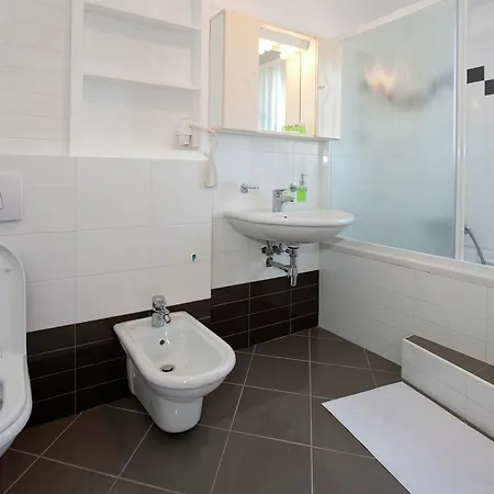 Modern Seaside In With Swimming Pool * Poreč