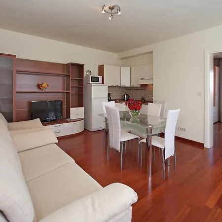 Lejlighed Modern Seaside In With Swimming Pool *